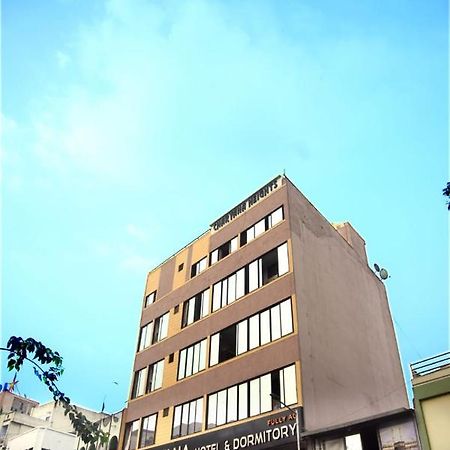 Charyana Hotel Ac Dormitory Ahmedabad Eksteriør bilde