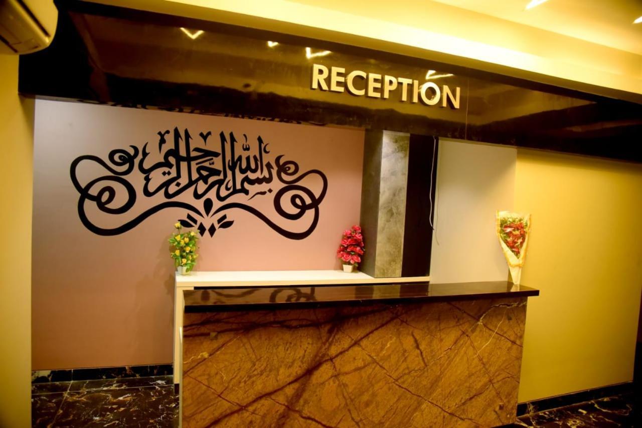 Charyana Hotel Ac Dormitory Ahmedabad Eksteriør bilde