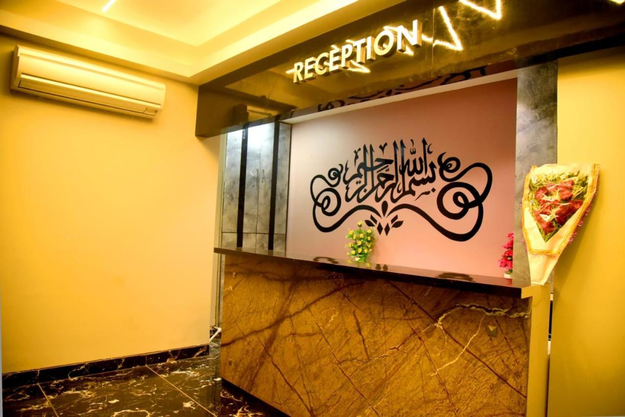 Charyana Hotel Ac Dormitory Ahmedabad Eksteriør bilde