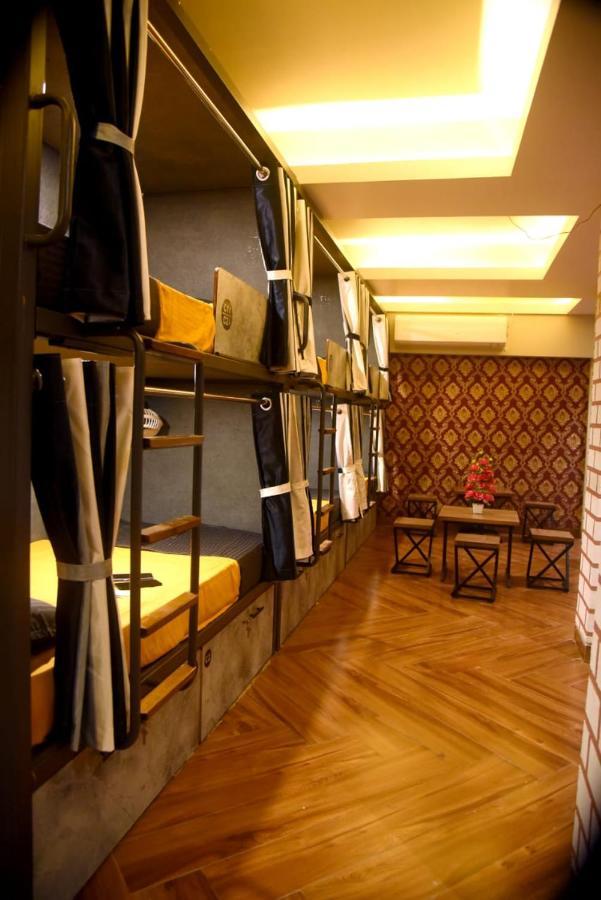 Charyana Hotel Ac Dormitory Ahmedabad Eksteriør bilde